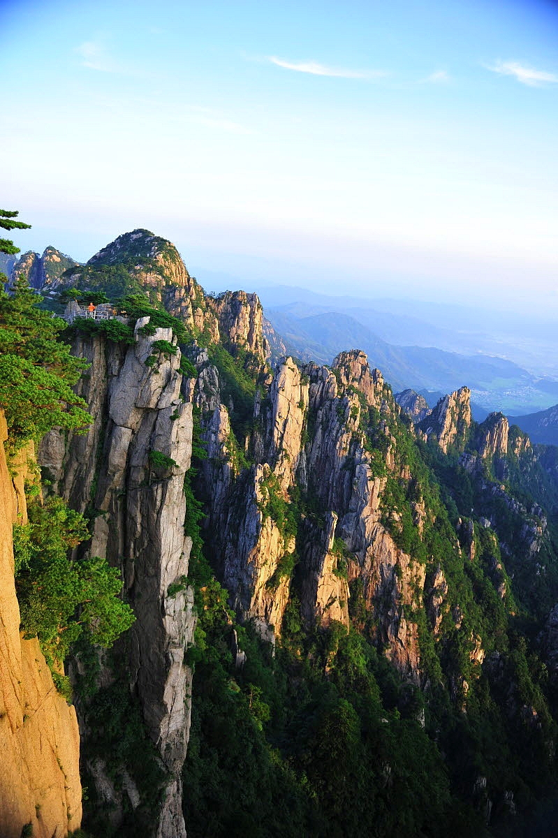 황산 시신봉(1688m)의 아름다운 일출/중국