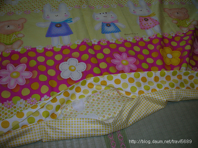 사랑스러운 여아 신생아 이불 