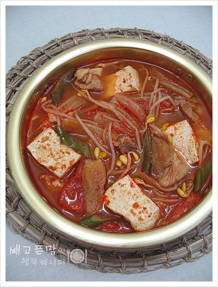 묵은지 돼지목살 김치찌개