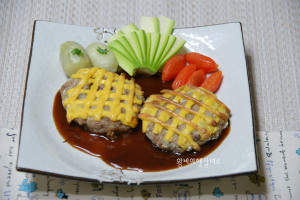 냉동실 고기 정리해서 만든 햄버거 스테이크 맛도 짱