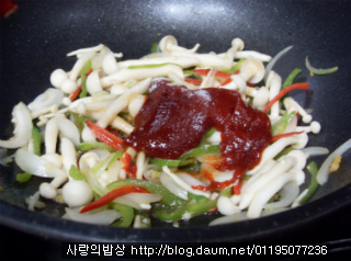 굶지말고 볶으세요! 초스피드로 폼나는 볶음우동 만드는법>_