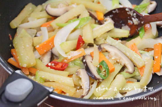 처치곤란 수박 껍질로 만드는 맛깔난 반찬4가지
