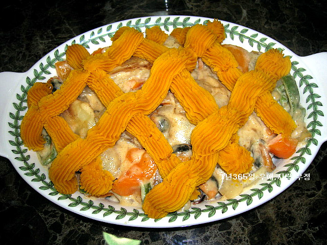 감자를 넣어 든든한 감자 홍합 그라탱