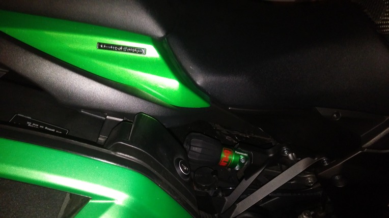Z1000SX - 파인뷰 블랙박스 진동원인 및 위치수정