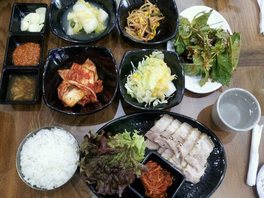 보쌈정식과칼국수 이미지