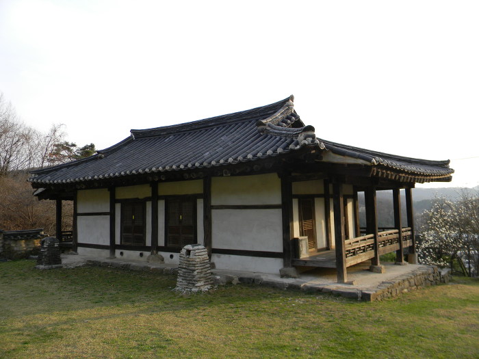 대전 무수동 유회당, 기궁재, 삼근정사
