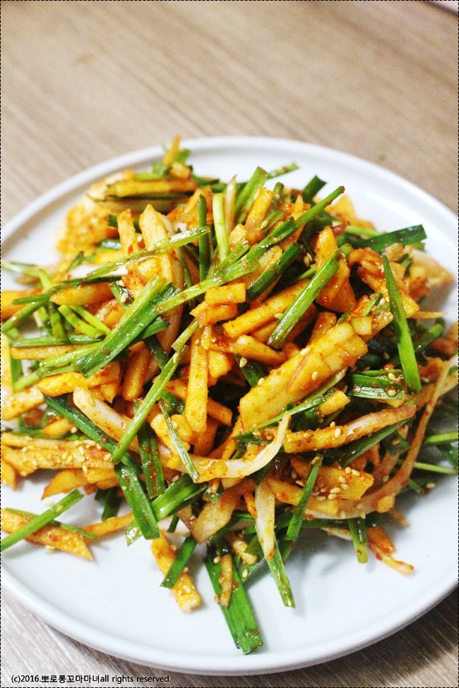 [사과부추무침] 아삭아삭하게 맛있는 사과 부추 무침 | 인스티즈