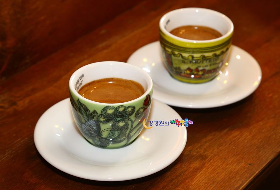 비내리는날 생각나는 평창올림픽시장 메밀부치기 와 커피향기 평창맛집 메밀부치기거리 커피하우스