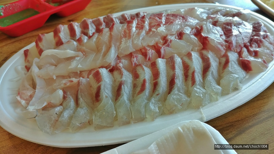 천하 일미, 붉은 빛깔 감도는 서더리 생선매운탕