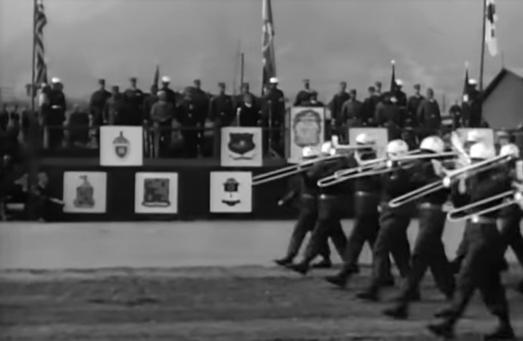 한국 6.25 전쟁 이후 미 육군 제 24 보병 사단의 M 41 워커 불독 전차 - Post Korean War US Army 24 infantry divisin parade M 41 Tank 
