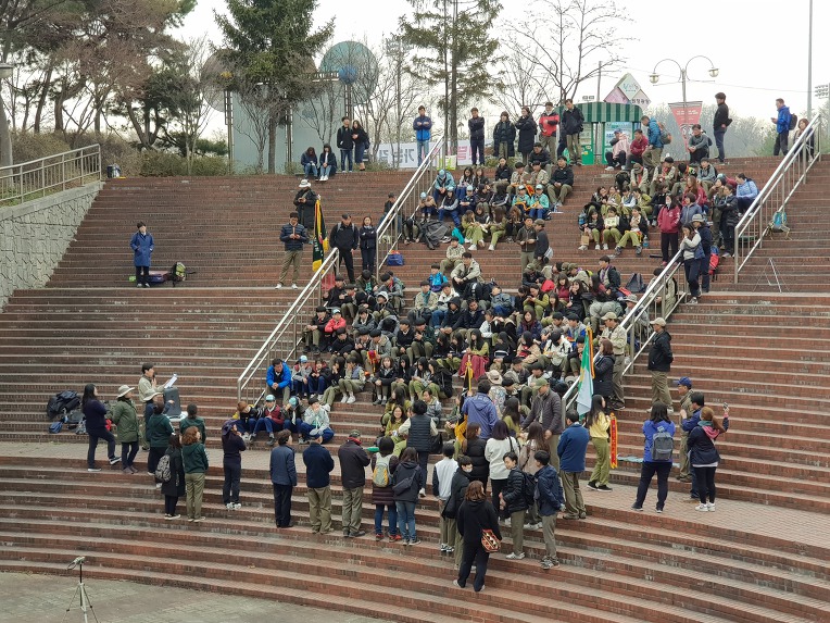 4월 첫 주말에 다녀왔던 부천 원미산 진달래축제 풍경 사진들