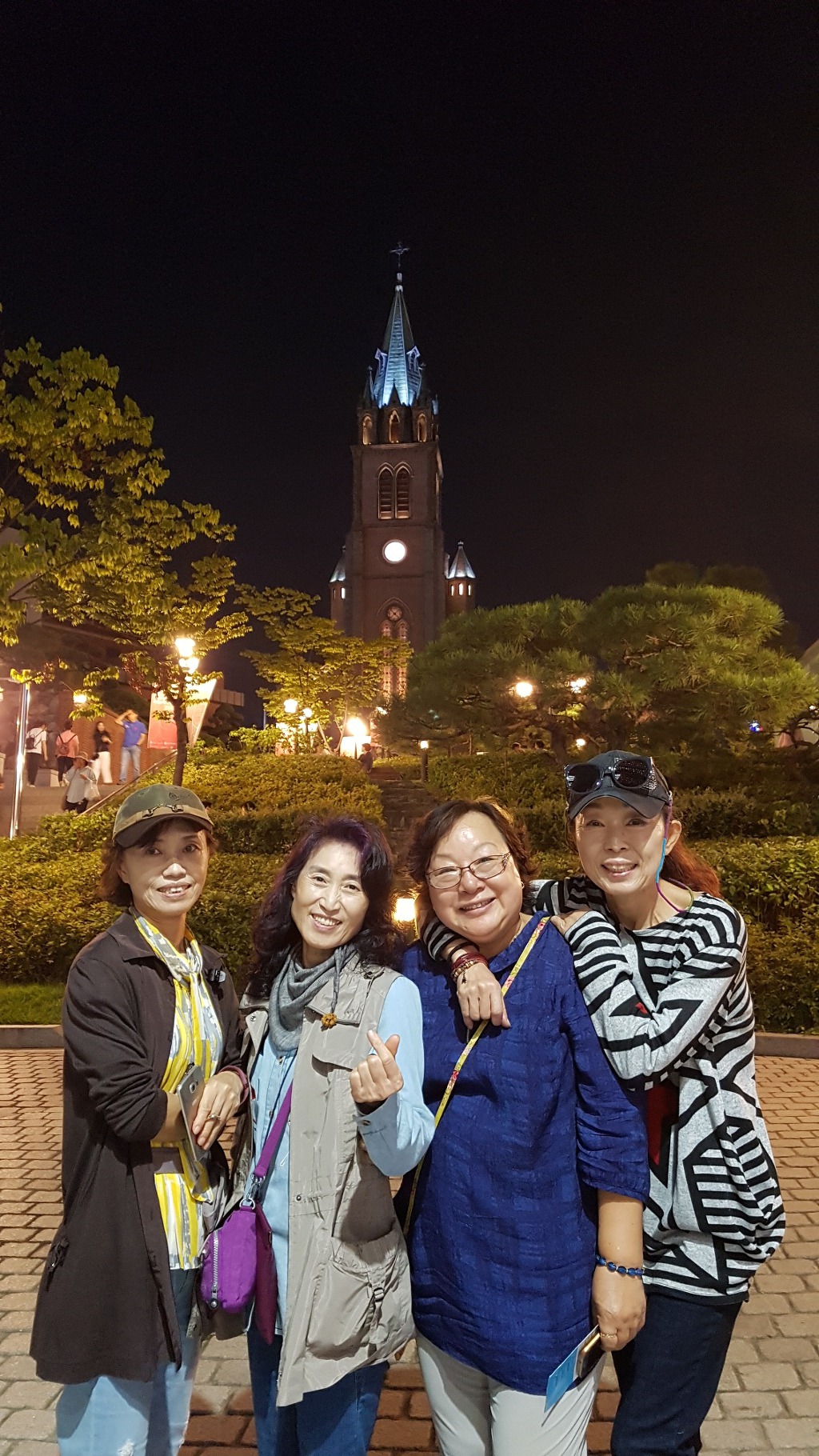 밤에 가본 명동성당