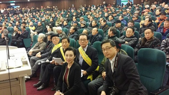 2018년 12. 27일 국회 도서관에600명이 모여서 브라운각서공개하고 전투수당 통과하라.